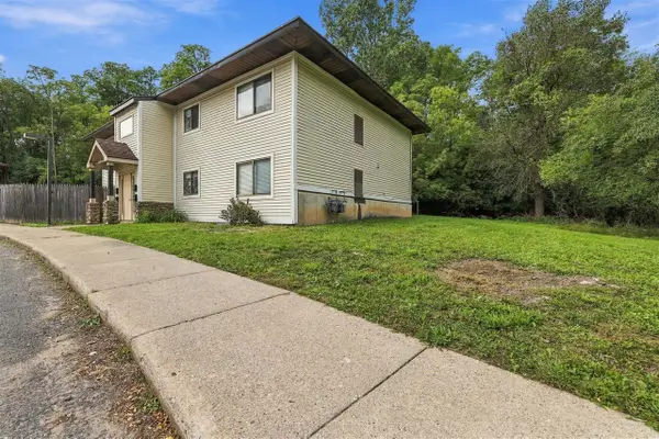 802-808 Carrier Creek, Grand Rapids, MI 49503