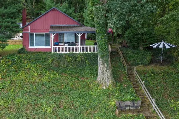 59924 Oakwood Beach, Three Rivers, MI 49093