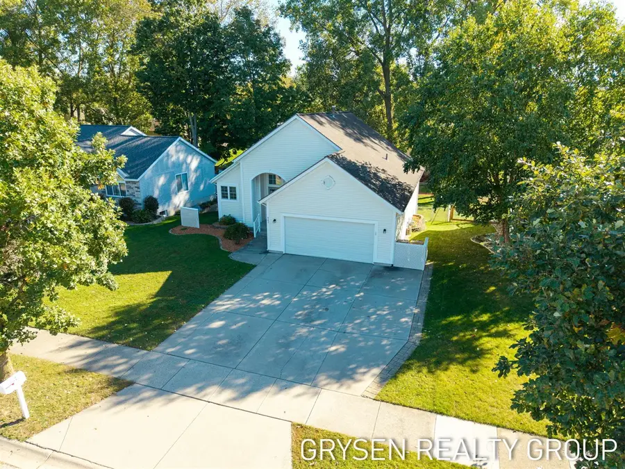 642 Clover Ridge, Grand Rapids, MI 49504 - #2