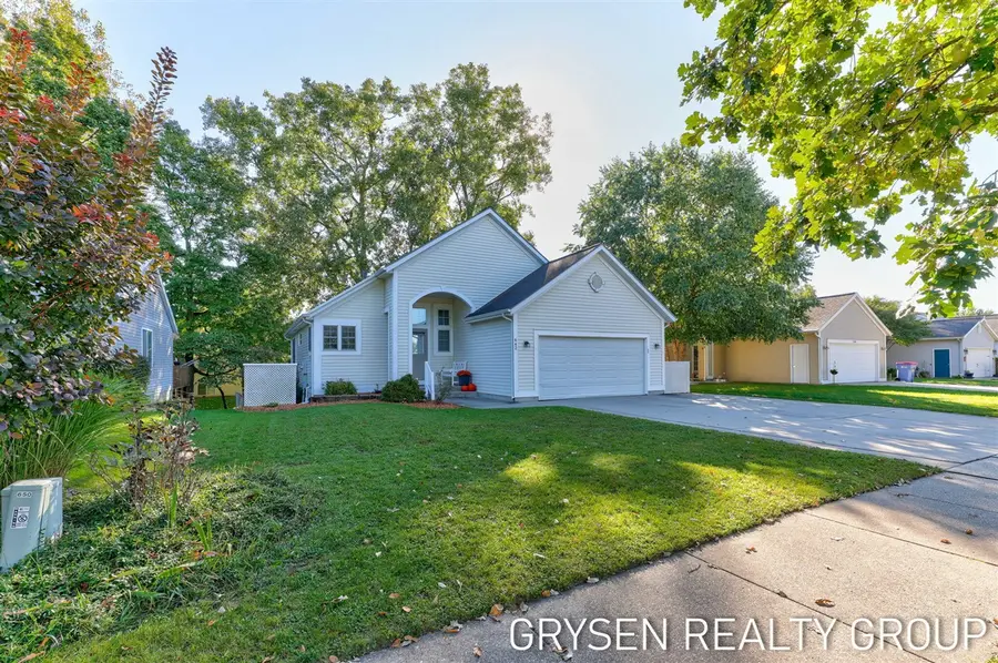 642 Clover Ridge, Grand Rapids, MI 49504 - #3