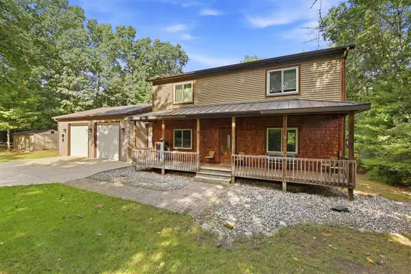 8669 17 Mile, Cedar Springs, MI 49319
