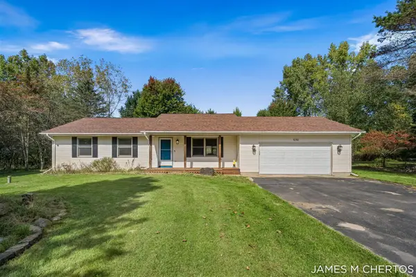 8283 Deer Valley, Alto, MI 49302