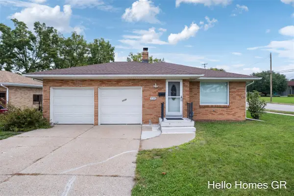 1135 Carrier Creek, Grand Rapids, MI 49503