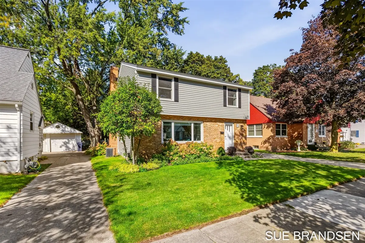23 E 30th, Holland, MI 49423 - #1
