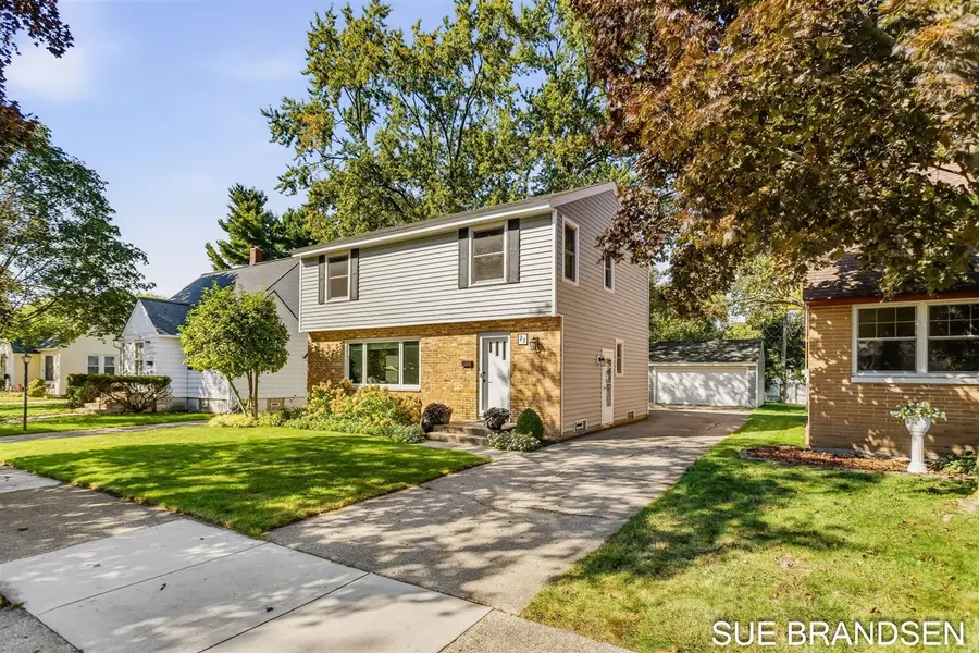 23 E 30th, Holland, MI 49423 - #3