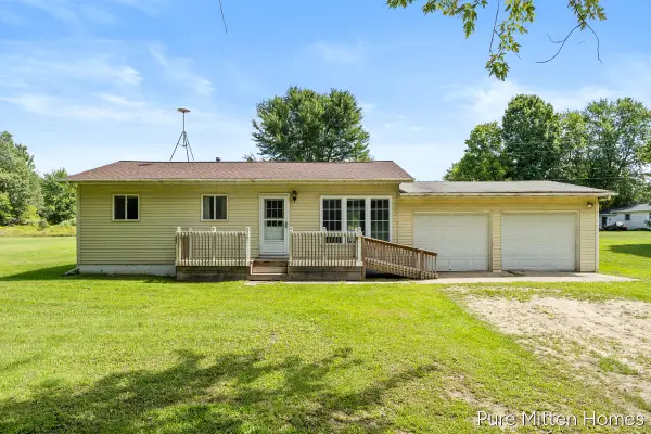 6118 N Hawley, Belding, MI 48809