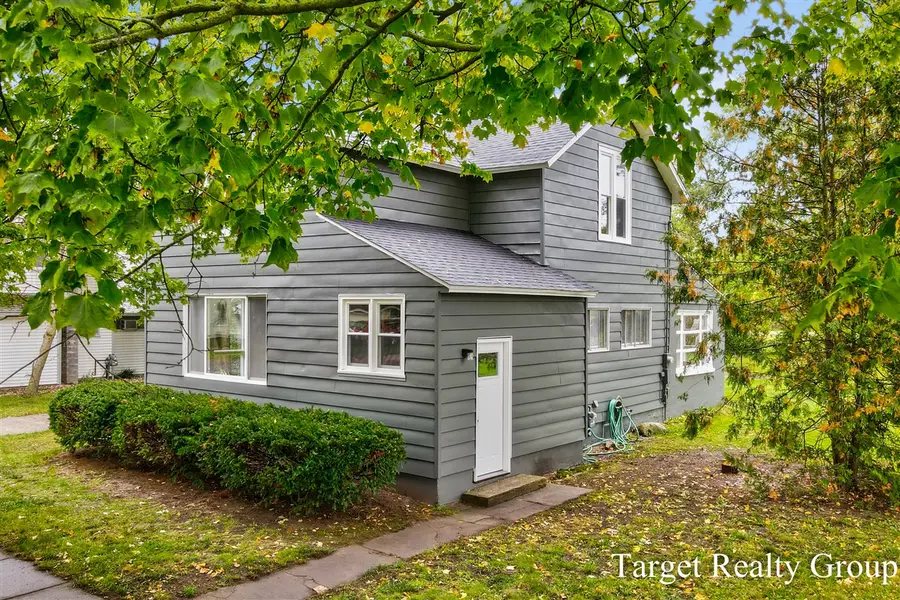 320 Pine, Howard City, MI 49329 - #3