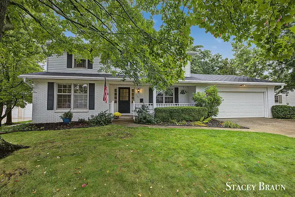 2165 SE Shawnee, Grand Rapids, MI 49506