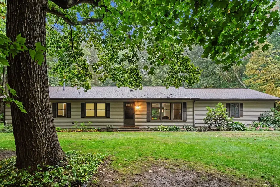 2202 11 Mile, Rockford, MI 49341 - #2