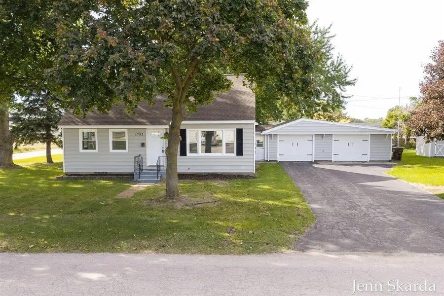 1782 Vine, Manistee, MI 49660 - #2