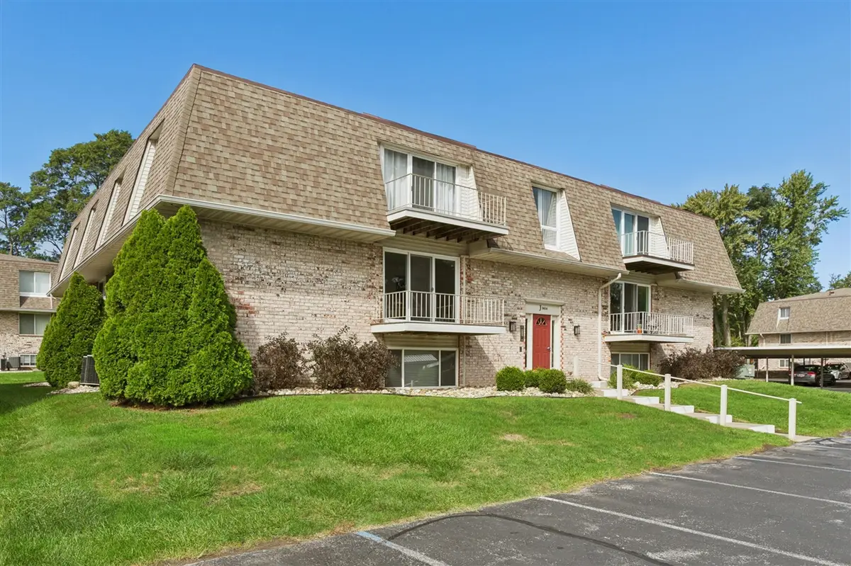 3614 N Lakeshore #Unit J5, Saint Joseph, MI 49085 - #1