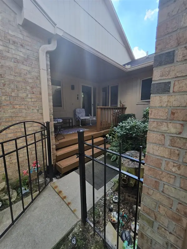 35355 Blue Spruce, Farmington Hills, MI 48335