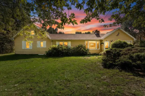 735 Wilson, Grand Rapids, MI 49534