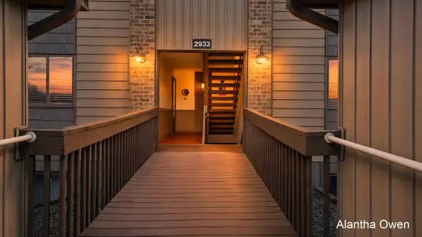 2933 Byron Center #B, Grand Rapids, MI 49519