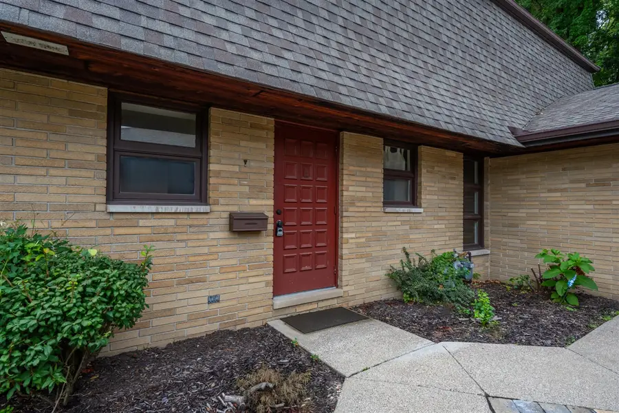 2727 S Lakeshore #3, Saint Joseph, MI 49085 - #2
