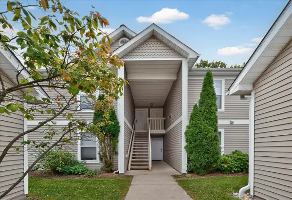 1349 Heatherwood, Ann Arbor, MI 48108