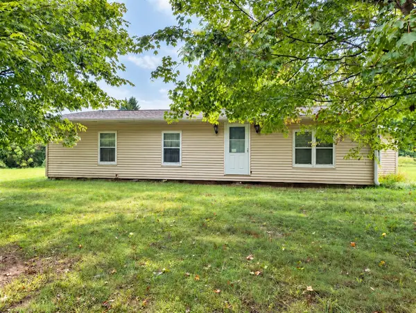 7860 W Wx, Schoolcraft, MI 49087