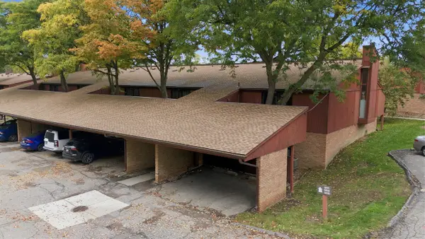 1809 Independence #15B, Ann Arbor, MI 48104
