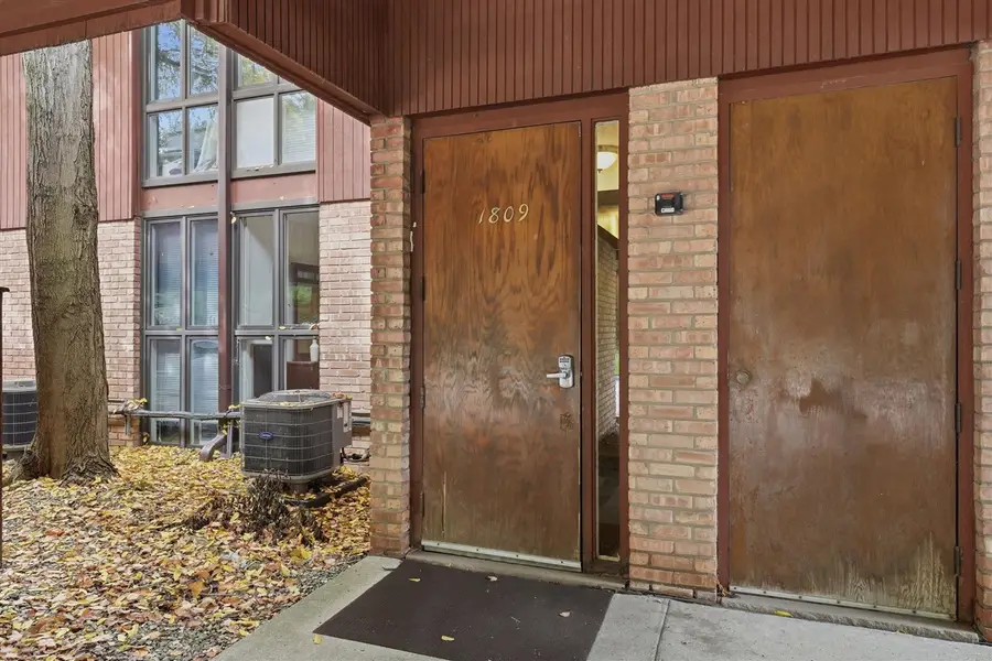 1809 Independence #15B, Ann Arbor, MI 48104 - #3