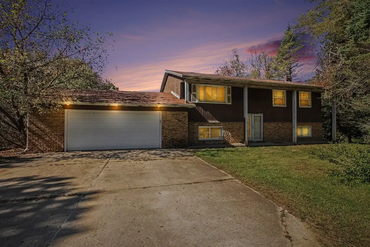 5490 Pingree, Howell, MI 48843 - #1