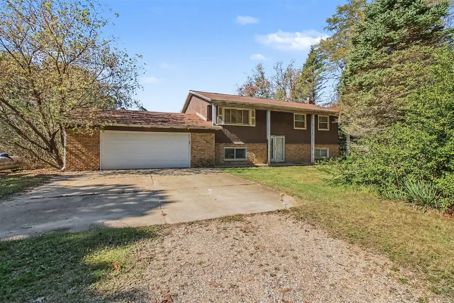 5490 Pingree, Howell, MI 48843 - #3
