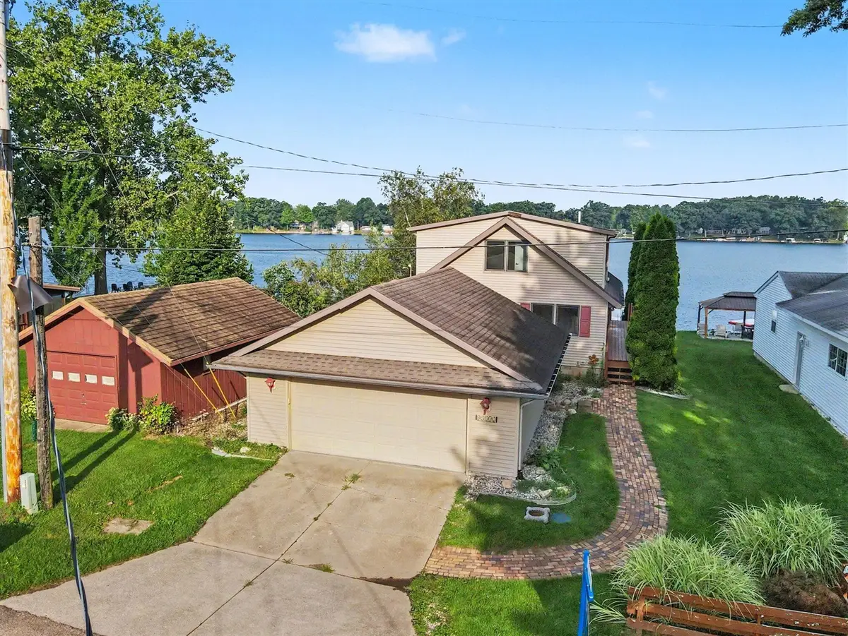 82142 Waldron, Lawton, MI 49065 - #1
