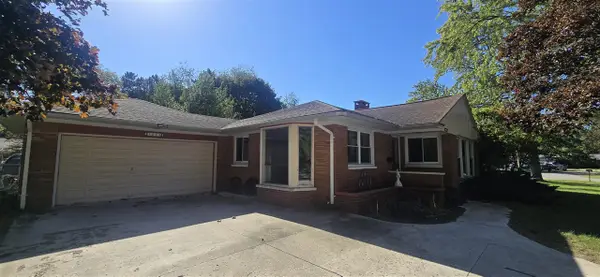 1925 Crestwood, Muskegon, MI 49441