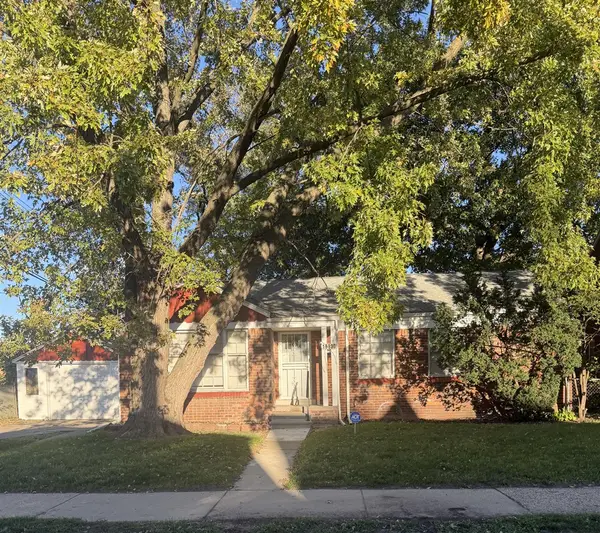 16930 Sorrento, Detroit, MI 48235