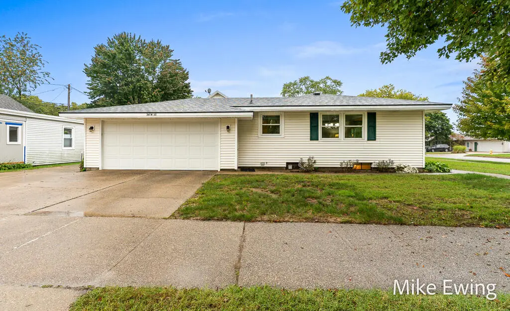 360 W 32nd, Holland, MI 49423 - #1