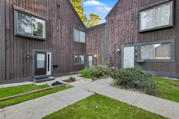 236 Falkirk #16, Kalamazoo, MI 49006
