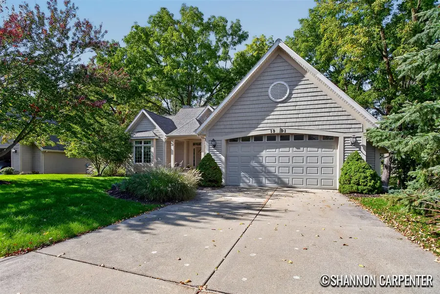 1901 Oakleigh Woods, Grand Rapids, MI 49504 - #2