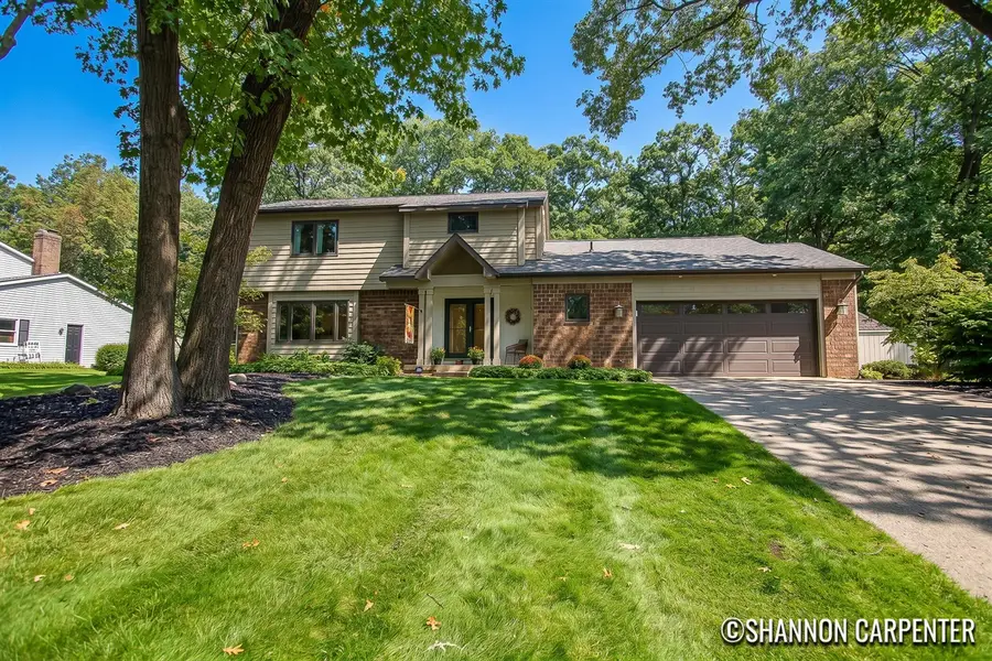 3275 Pinoak, Grand Rapids, MI 49546 - #2