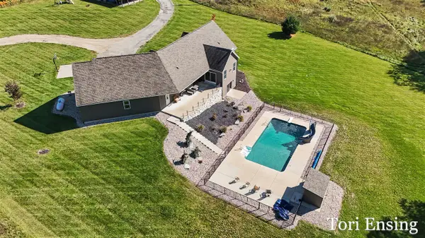 4878 S Greenville, Greenville, MI 48838