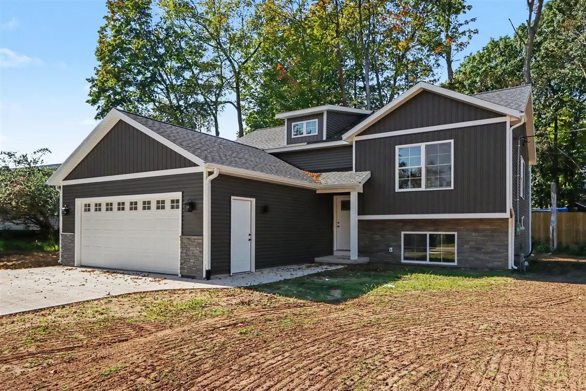 1032 Sir Knight, Plainwell, MI 49080 - #1