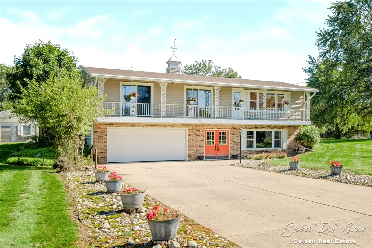 718 N State, Belding, MI 48809 - #1