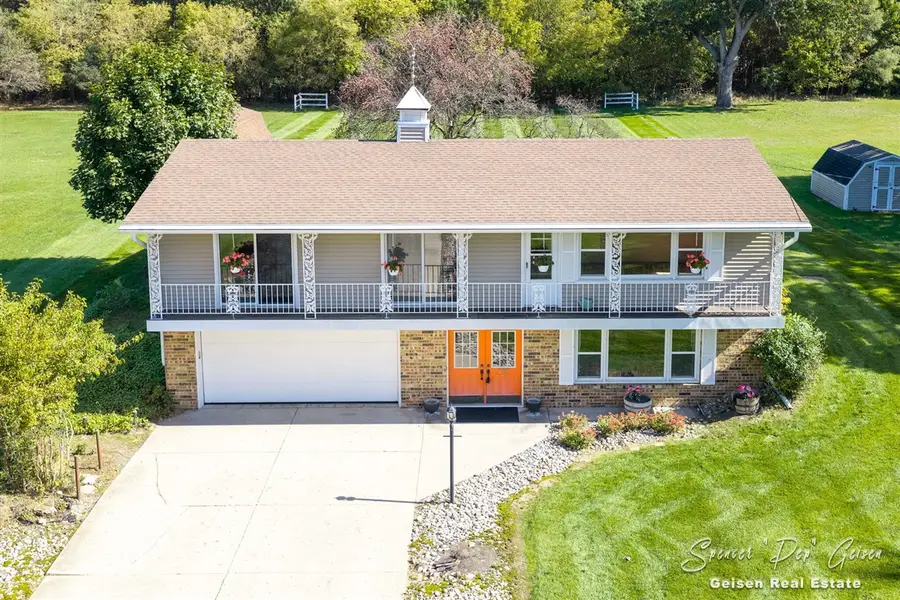 718 N State, Belding, MI 48809 - #2