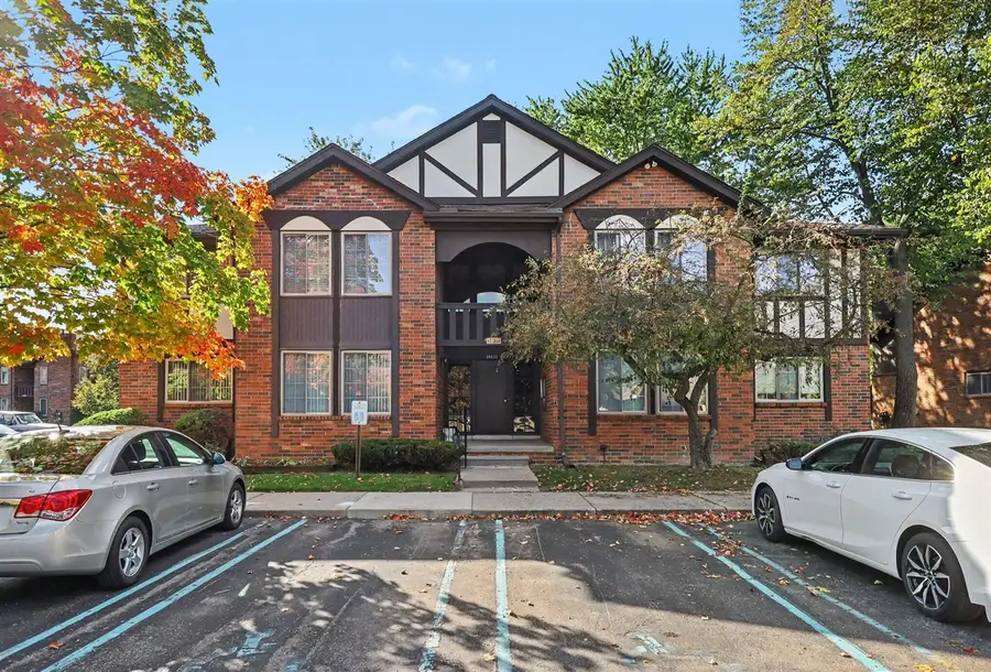 29233 Wellington #61, Southfield, MI 48034 - #2