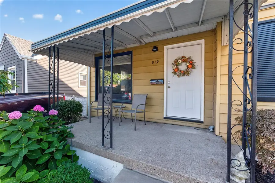819 Park, Lincoln Park, MI 48146 - #2