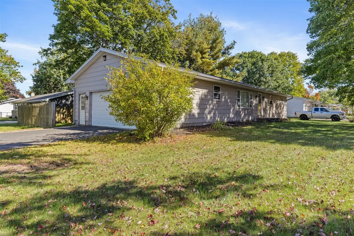 704 E Oak, Greenville, MI 48838 - #1