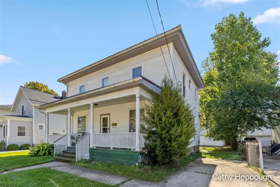 325 E Washington, Ionia, MI 48846 - #2