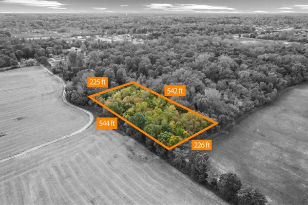56084 11 Mile, South Lyon, MI 48178