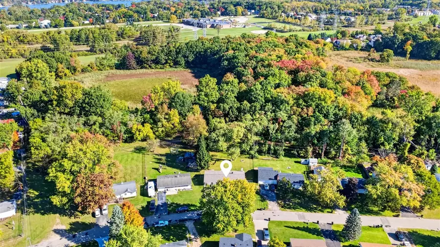 2552 Peters, Lake Orion, MI 48359 - #3