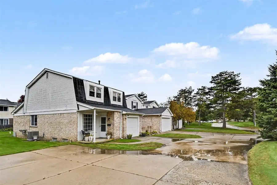504 Dorset, Grand Blanc, MI 48439 - #3