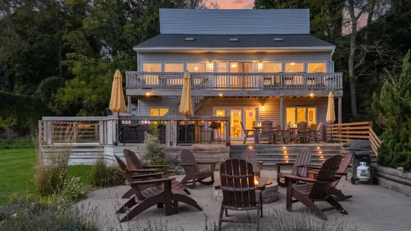 89 Water, Douglas, MI 49406
