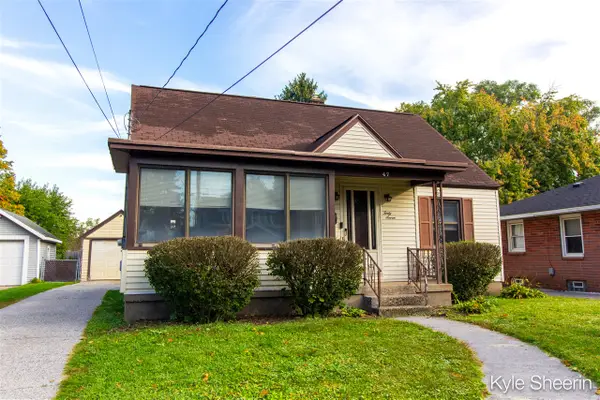 47 Farnham, Kentwood, MI 49548