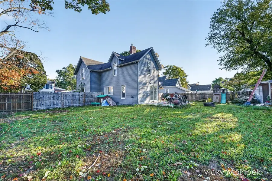 221 W Center, Belding, MI 48809 - #2