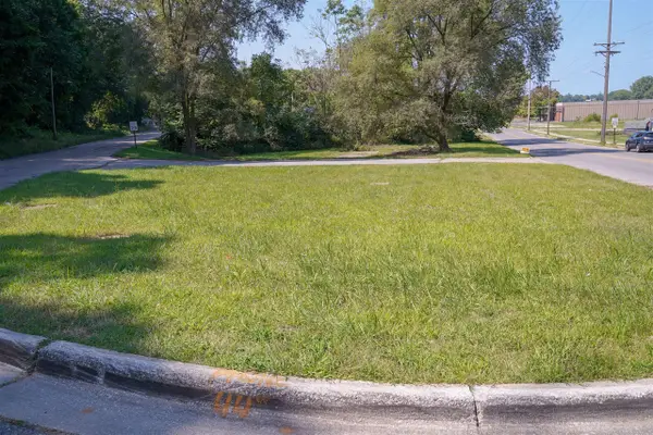 300 W Empire, Benton Harbor, MI 49022