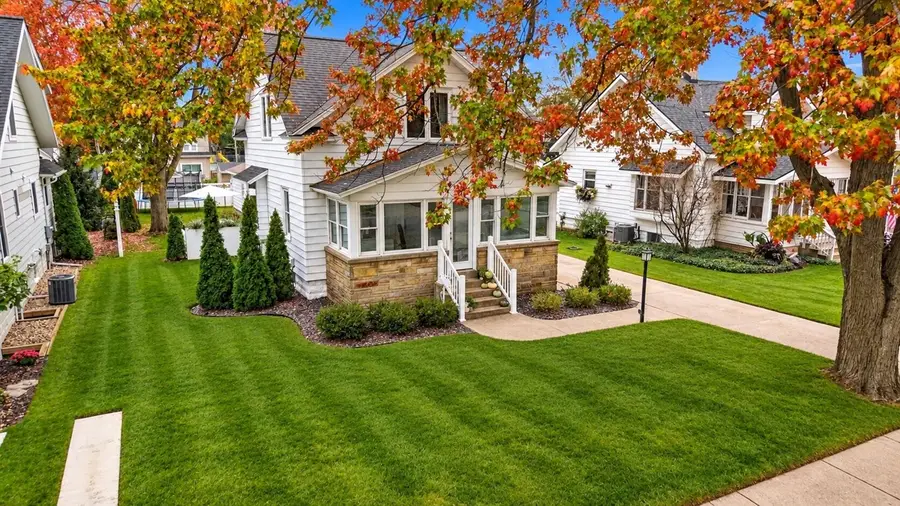 118 W Central, Zeeland, MI 49464 - #3