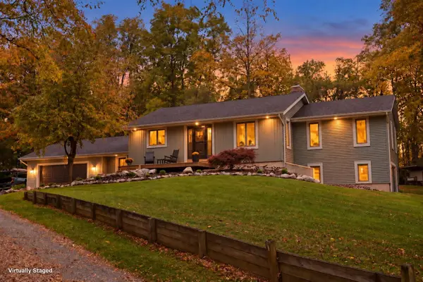 3667 10 Mile, Rockford, MI 49341