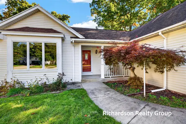 13496 Oakfield, Grand Haven, MI 49417